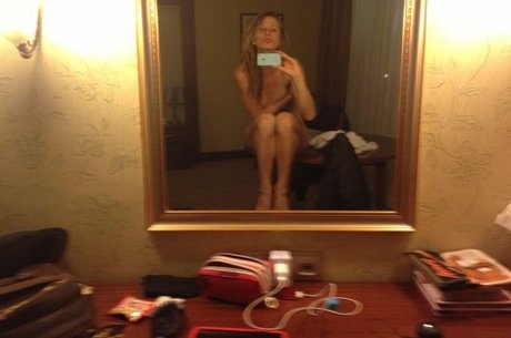 Sesil Karatantcheva model hd bilder