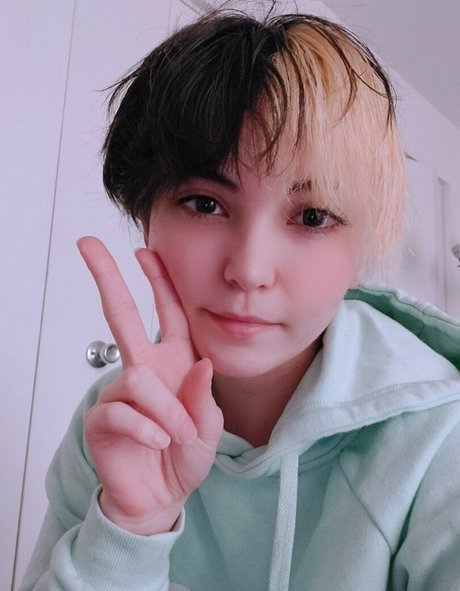 pool-dreier onlyfans top hd bilder