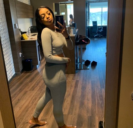 honeyqoldd schöne akt foto