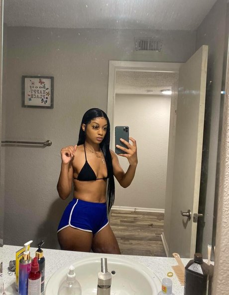 honeyqoldd schauspielerin top foto