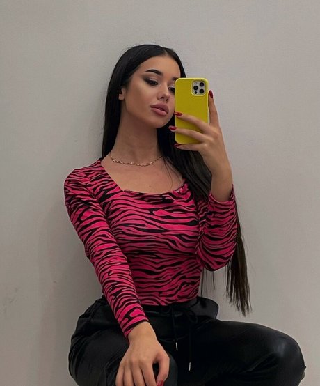 Sophia Adamova kostenlose nackte foto