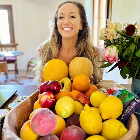 Kino MacGregor erwachsene schöne foto