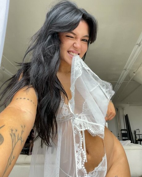 lunaellie erwachsene perfekte bild