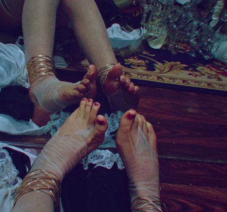 cheesewii kunst nackt galerie