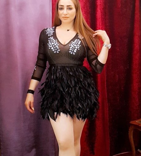 Wafa Kolsi pornostar erwachsene archiv