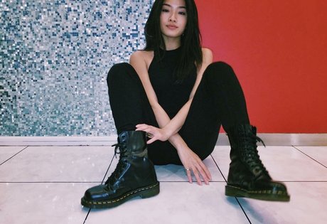 Anna Sawai exklusive freie bilder