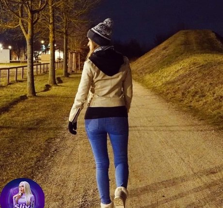 Sintica model nackten galerien