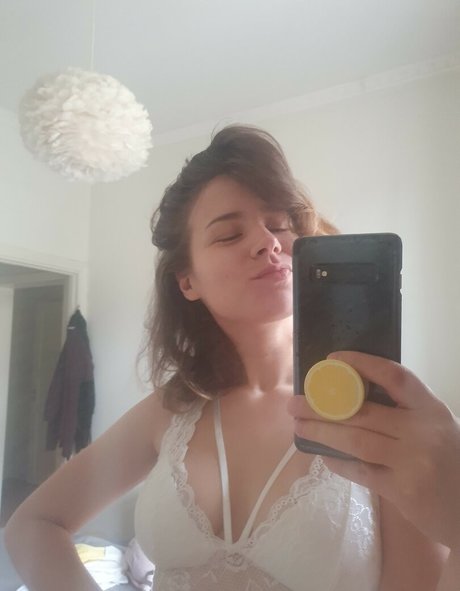 sportliche blonde onlyfans beste akt bild