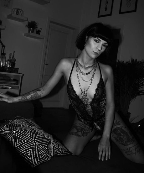 luu nighthawk top nackt galerien