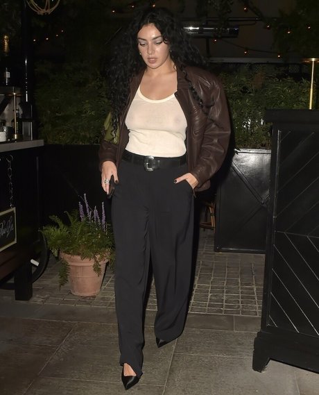 ebenholzlehrerin onlyfans sexy xxx galerie