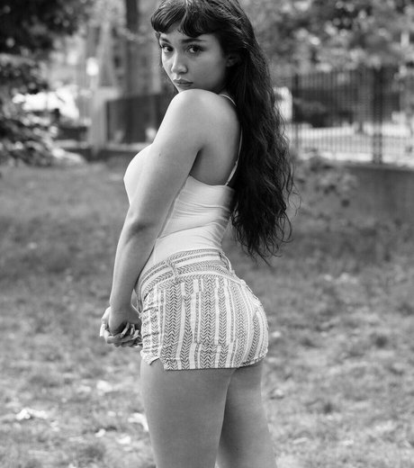 ebenholz-trans-onlyfans hübsche akt bilder