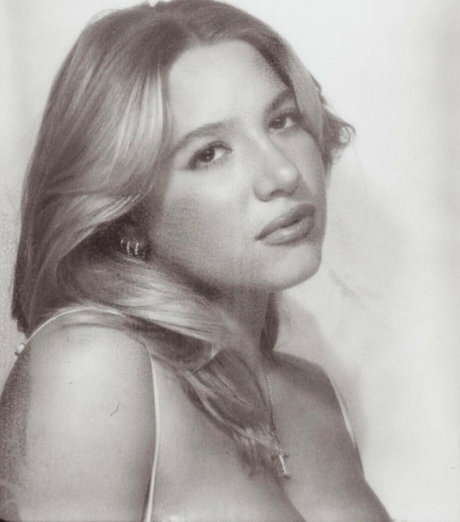 Mackenzie Ziegler hd top foto