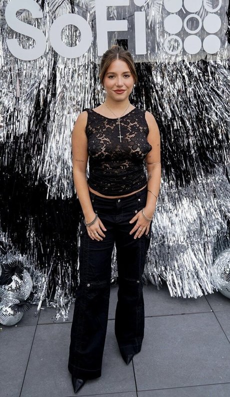 Mackenzie Ziegler freie nackt bild