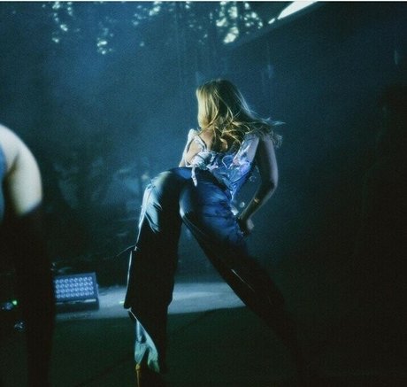 Zara Larsson nackt pornostar bilder