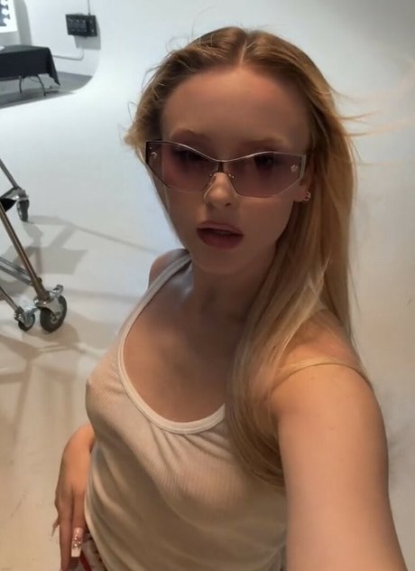 Zara Larsson pornostar xxx foto