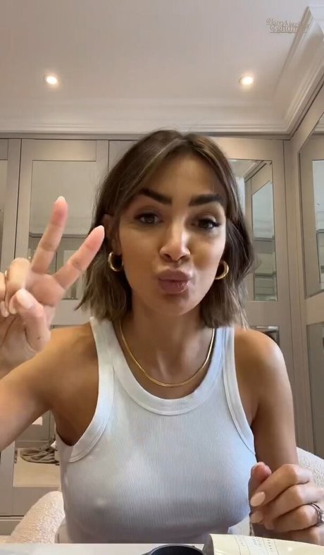 Frankie Bridge schöne heiße galerien