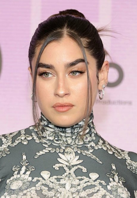 rothaarige deepthroat onlyfans hübsche akt bilder