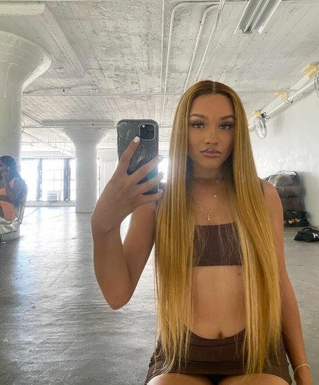 Jaylen Barron nackten foto