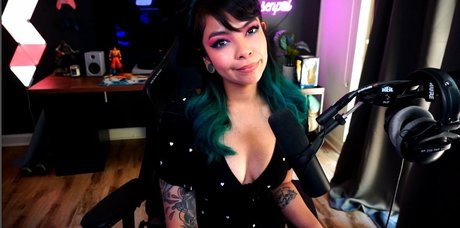 Aileen Senpai exklusive sexy galerie