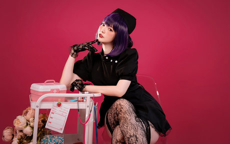 Ying Tze model erwachsene galerie