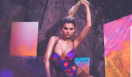 shemale sperma im mund onlyfans porno perfekte bild