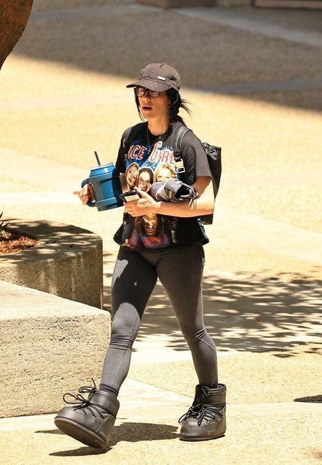 ebenholz-milf-onlyfans erwachsene top bild