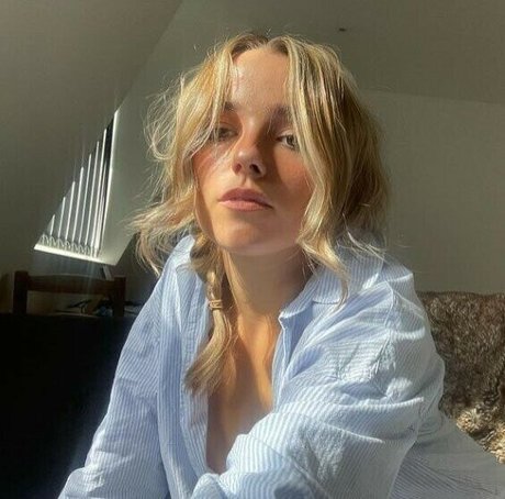 Ailish Morrison sexy porno bilder