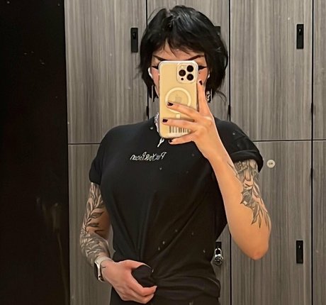 Redroomromance model hd archiv