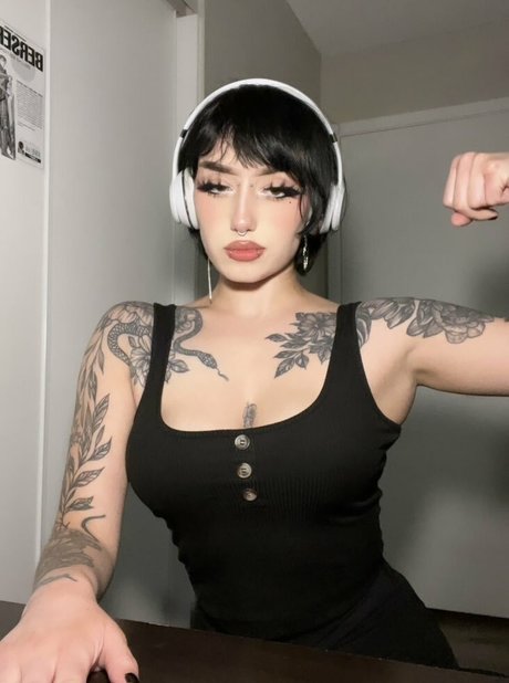 Redroomromance schöne pornostar foto