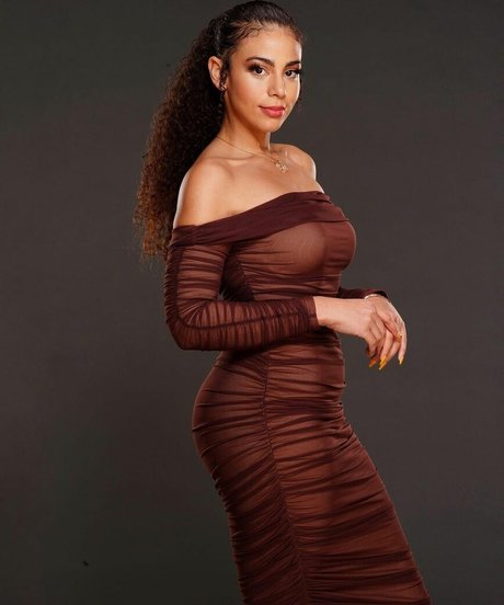 Samantha Irvin top xxx bild