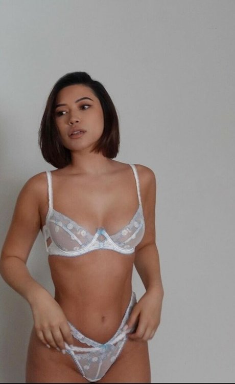 teen brille onlyfans hübsche erotische galerie