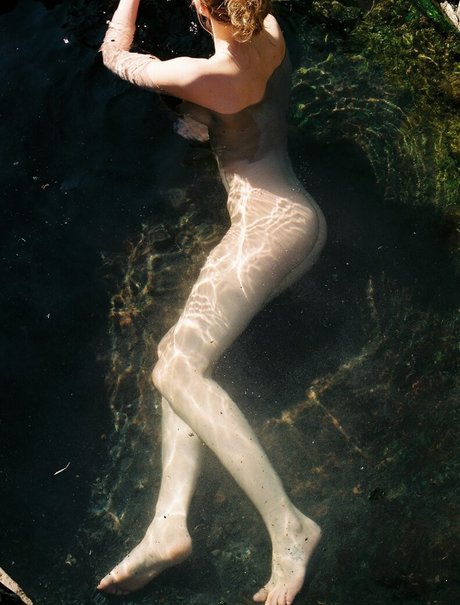 Berta Andrea Sndal nackt kunst bild