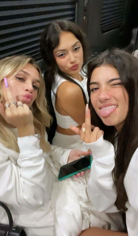 Charli D Amelio exklusive top foto