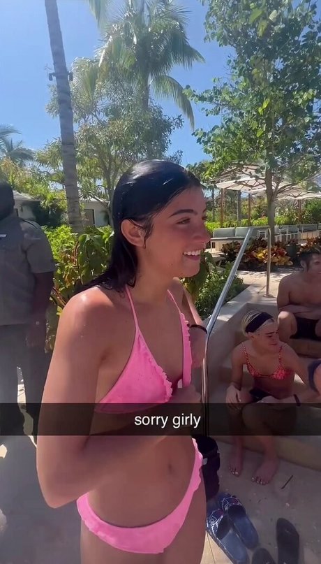 Charli D Amelio schöne nackten foto