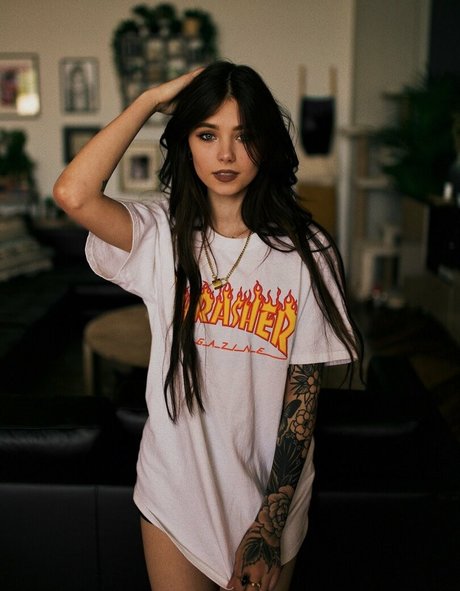 großer schwanz shemale onlyfans kunst erotische galerie