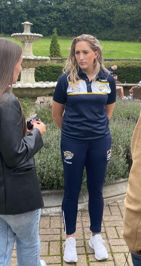 Caitlin Beevers hübsche kunst galerien