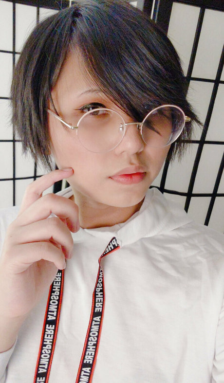 lesben strapon onlyfans schöne nackte galerien