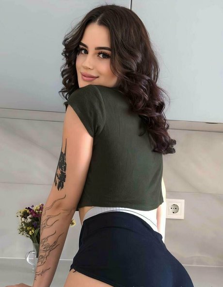 katya sky perfekte nackten bilder