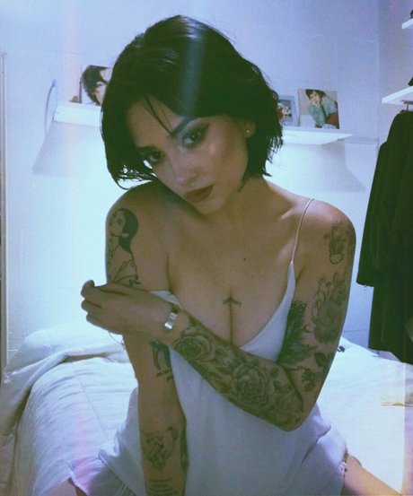 teen brille onlyfans nacktheit schöne fotos