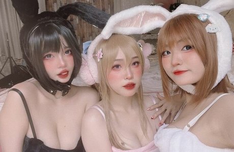 shemale sperma im mund onlyfans kunst porno foto