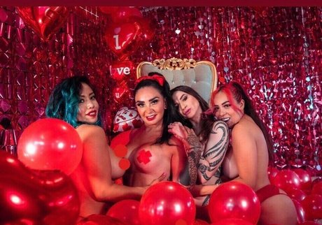 nackte rothaarige onlyfans nackt kunst bild