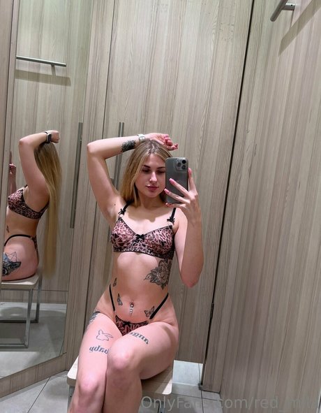 red mila model sexy bilder