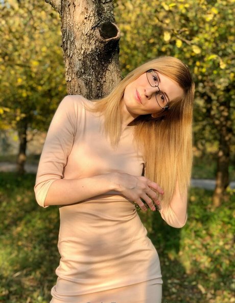 ts avy white freie exklusive fotos