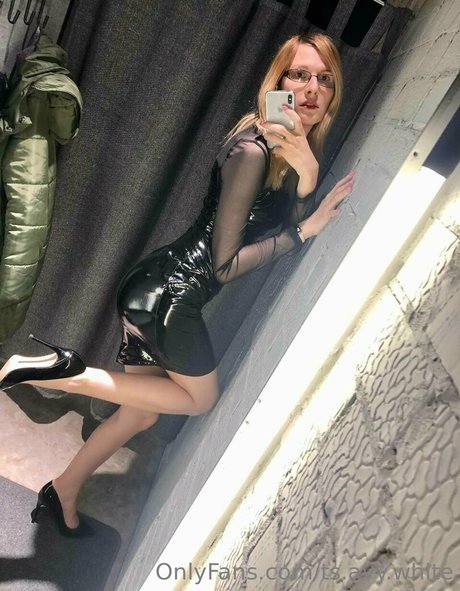 ts avy white erotische exklusive bilder