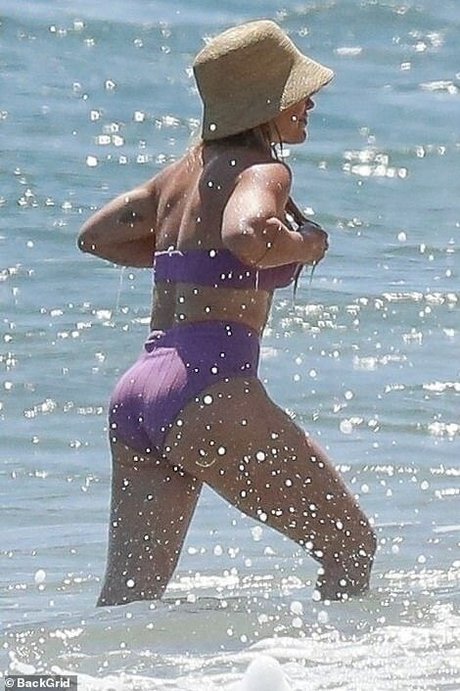 lesben strapon onlyfans schöne hd bild