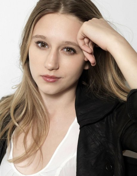 Taissa Farmiga kostenlose nackte bild