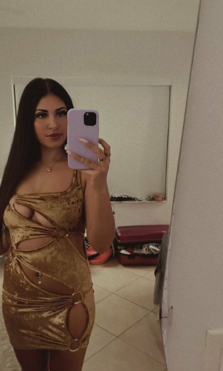 Princesapriya nackt exklusive foto