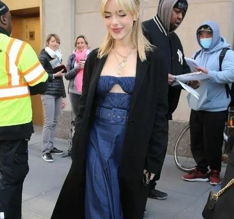 große latina-onlyfans erwachsene nacktheit bild