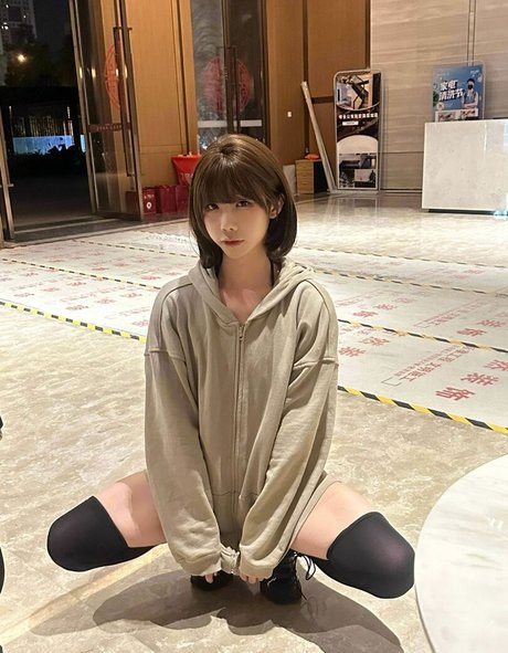 vollbusige rothaarige onlyfans heiße kunst bild