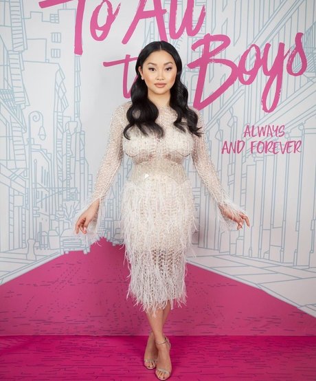 Lana Condor schöne nackt galerien